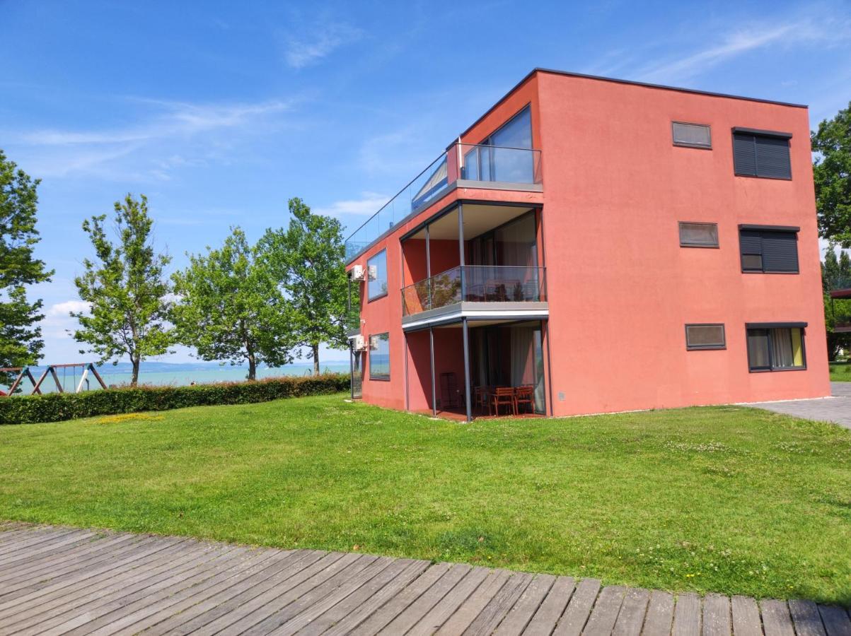 Soleil Apartmanok Balatonlelle Extérieur photo